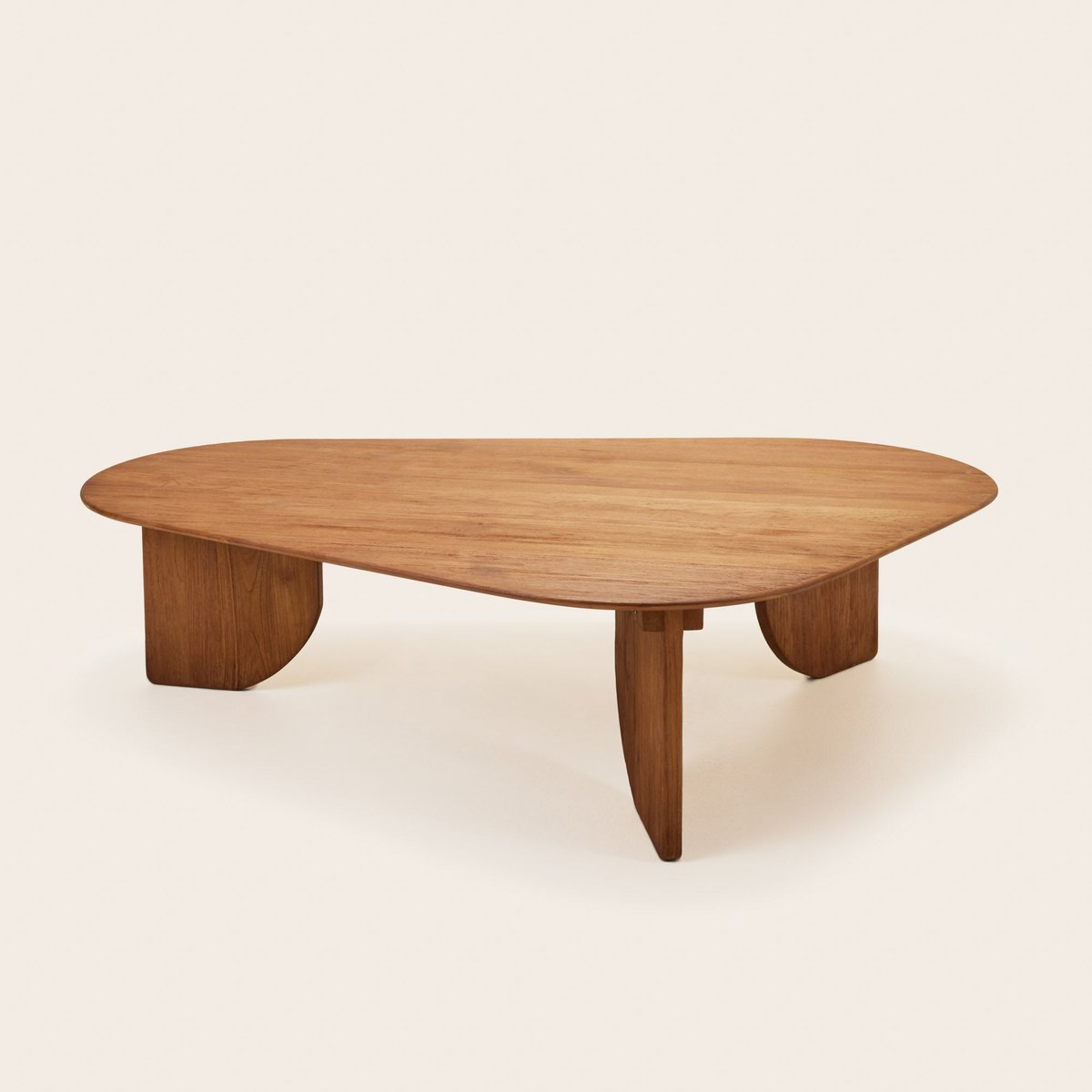 Table Basse en Plateau asymétrique et courbes organiques POLHA teck recyclé, MADURA