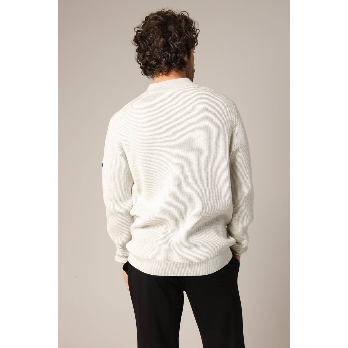 Pull en maille côtelé

 CHESTON ivory, DEELUXE