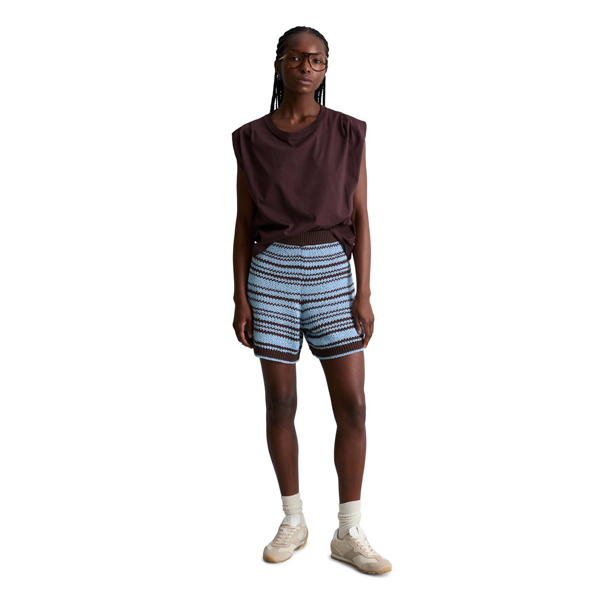 Short en tricot regular en fil à bandelettes teinté dans la masse marron fonce, MARC O’POLO DENIM