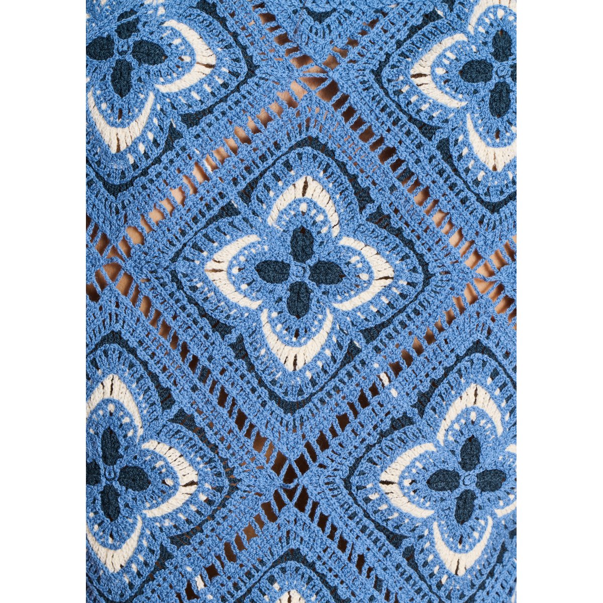 Pull sans manches maille crochet coloré bleu/ecru, LA FEE MARABOUTEE