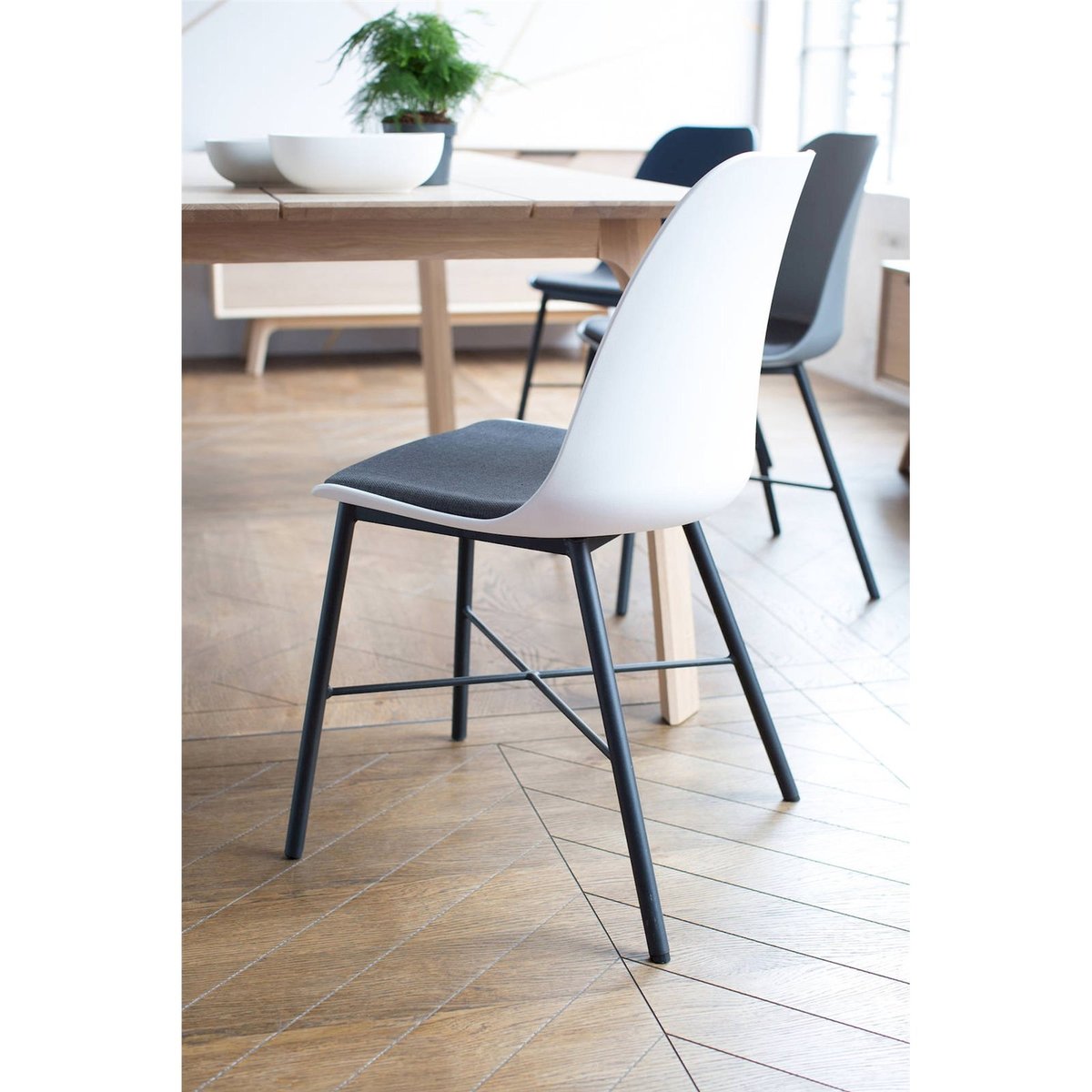 Chaise design tissu collection WHISTLER blanc, RECOLLECTION