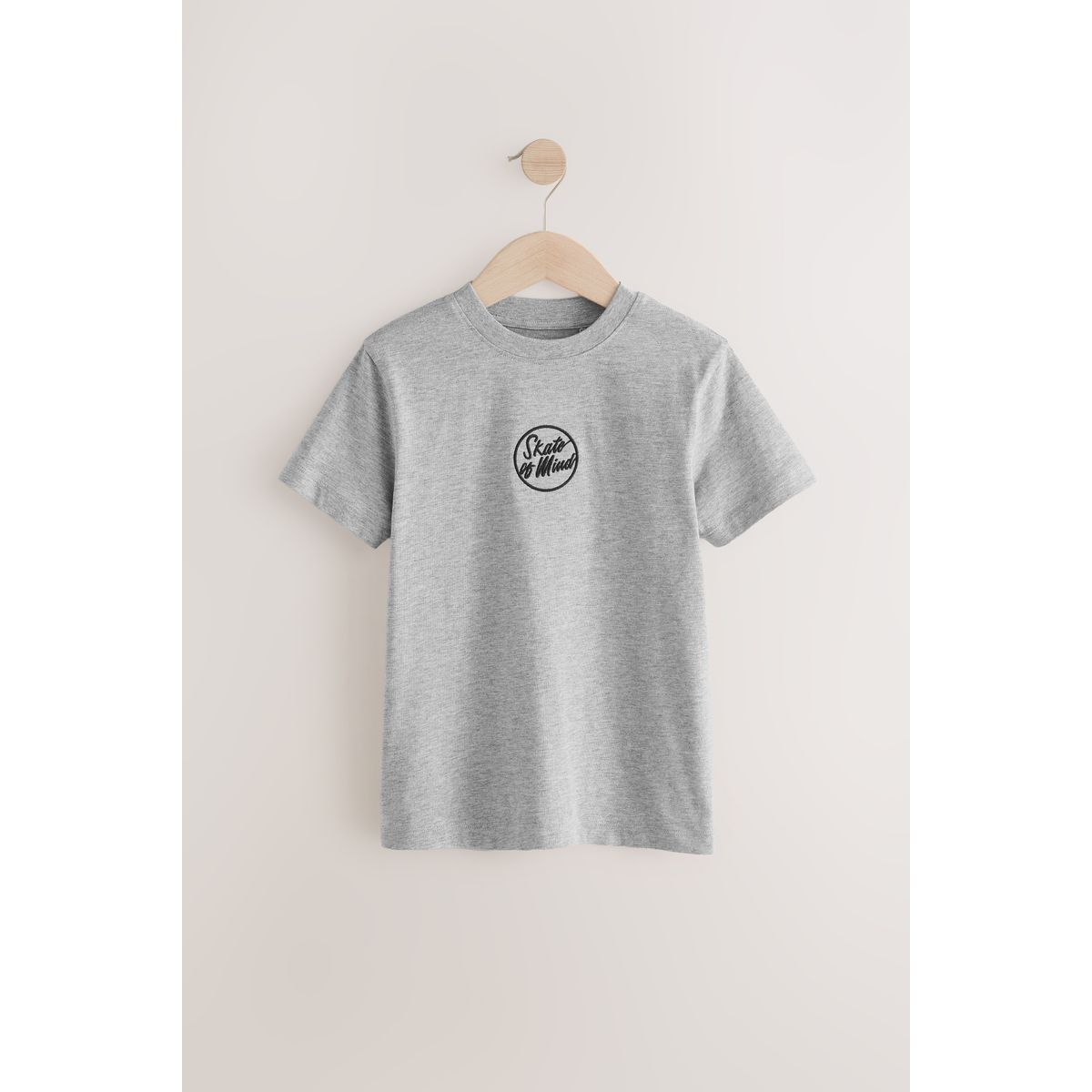 T-shirt brodé à manches courtes, lot de 4 noir/blanc/gris marl/kaki, NEXT