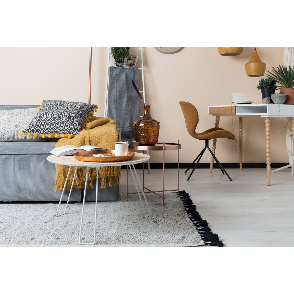 Fauteuil design en tissu, OMG noir, ZUIVER