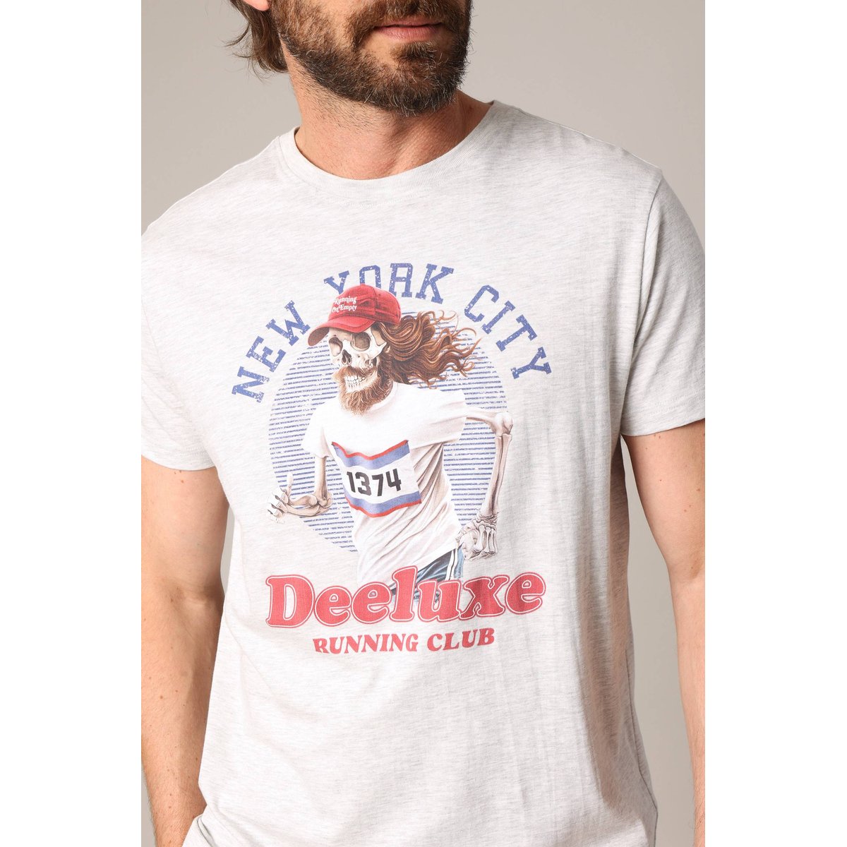 T-shirt 100% coton avec imprimé squelette coureur, col rond et coupe droite. RUNNING light grey mel, DEELUXE