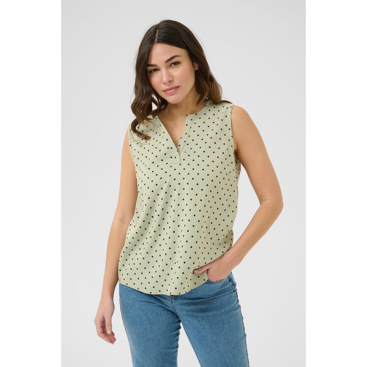 Sleeveless blouse vert lily pad/noir black deep dot, KAFFE