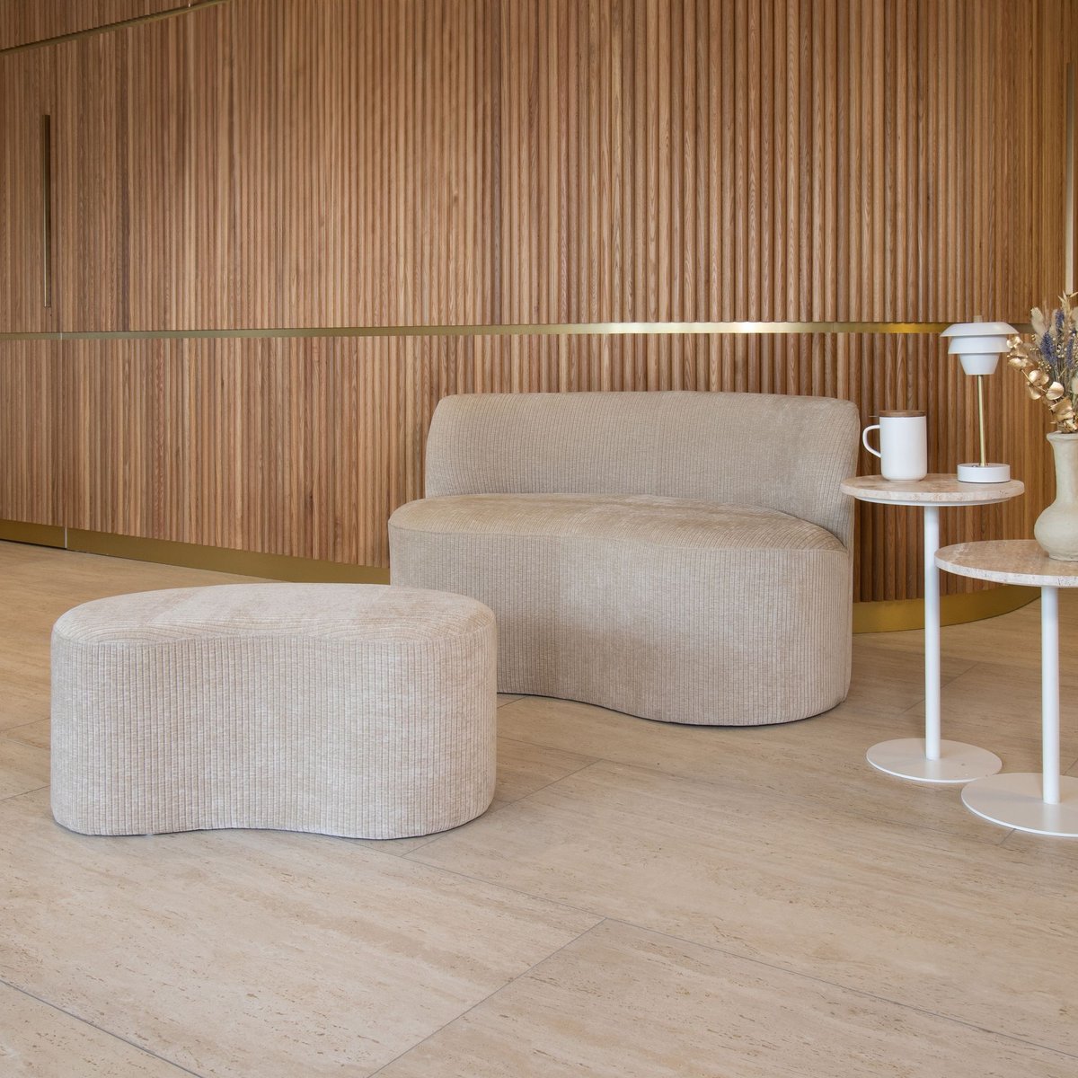 Banc en tissu bouclette et structure en bois, COME beige, NOW'S HOME