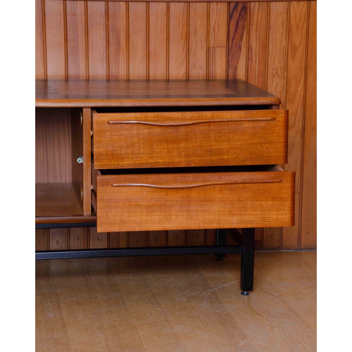 Grande enfilade noire et bois clair Margaret N°507 - Bon état bois clair, DEBONGOUT