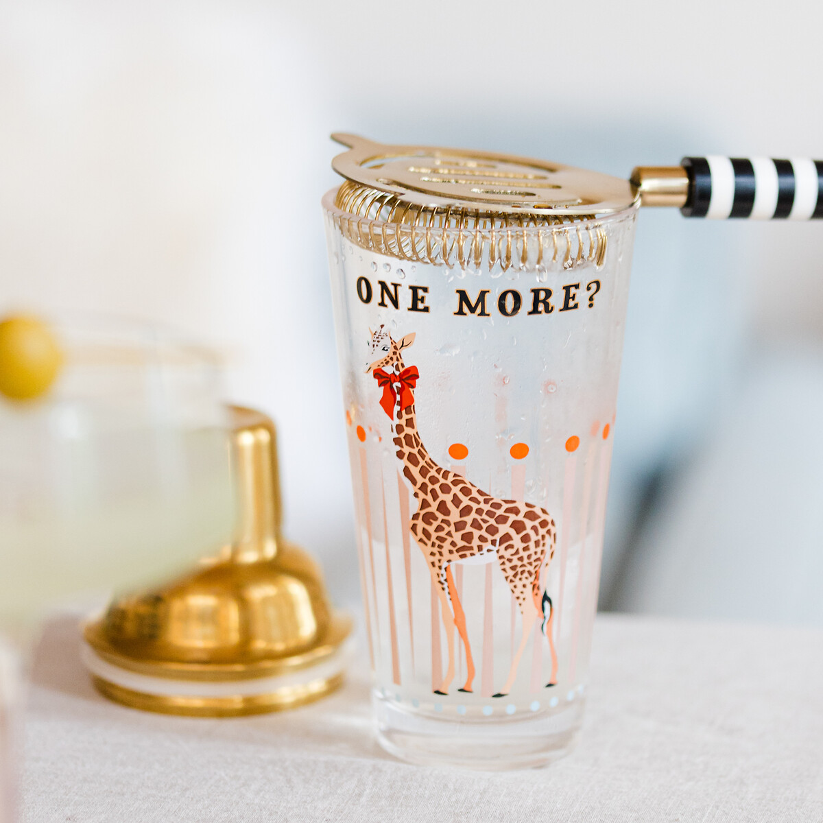 Giraffe "One More?" Cocktail Shaker transparent, YVONNE ELLEN
