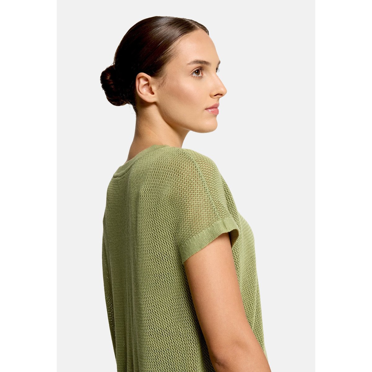 Pull-over en maille ajourée sans manches oil green, BETTY BARCLAY