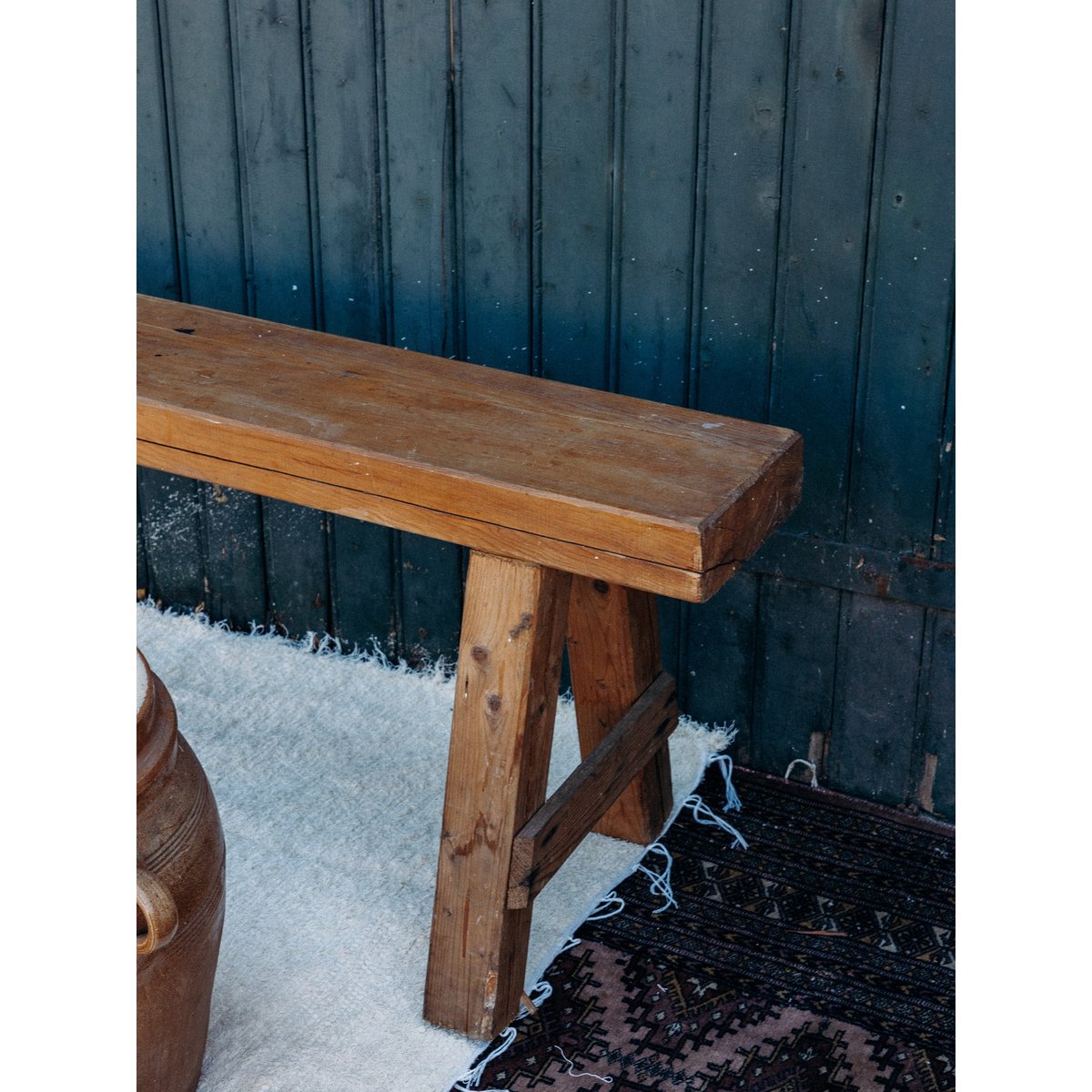 Banc brutaliste en bois Antoine N°146 - Bon état bois, DEBONGOUT