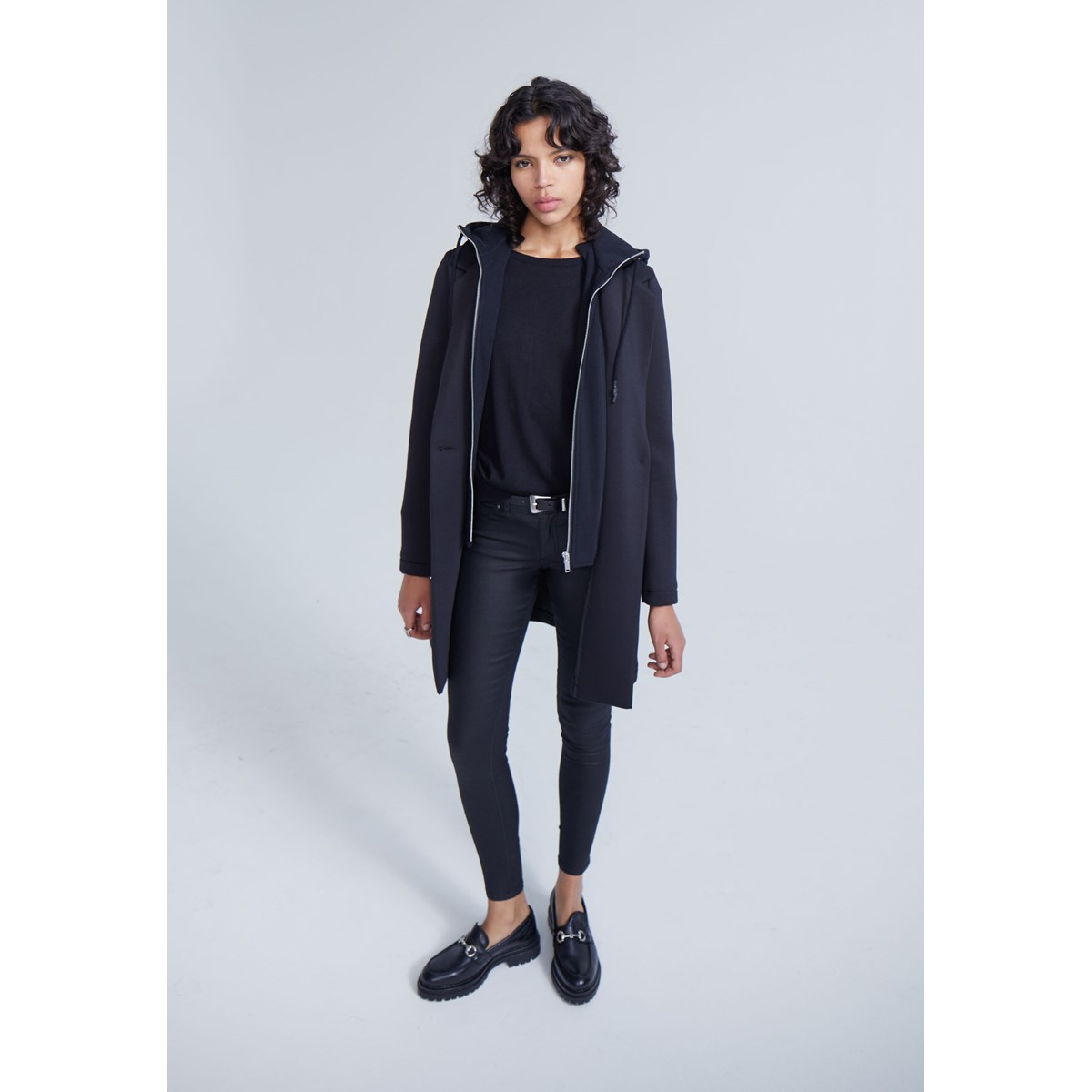 Manteau mi-long en néoprène capuche amovible noir, IKKS