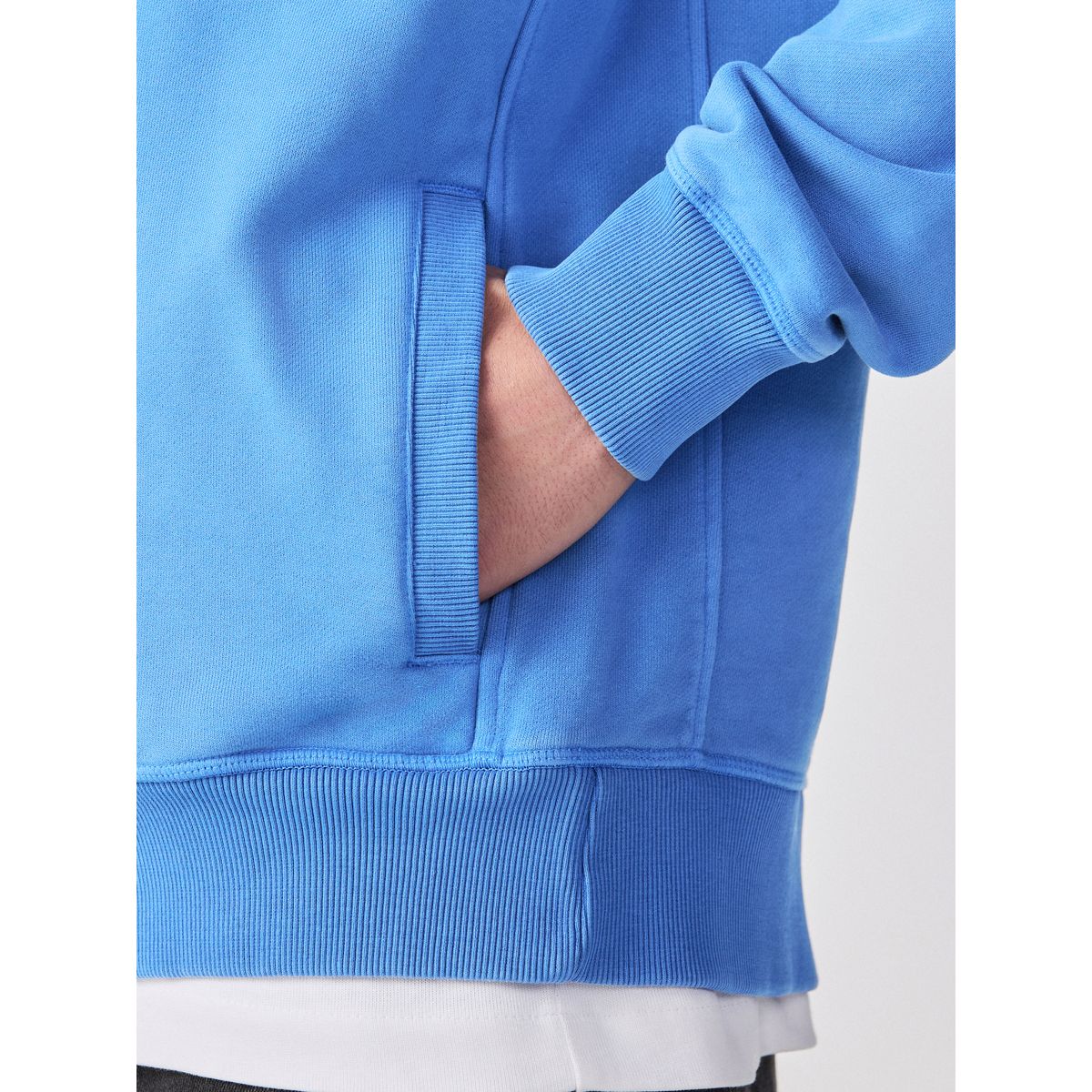 Sweat à col polo zippé délavé en pièce bleu, NEXT