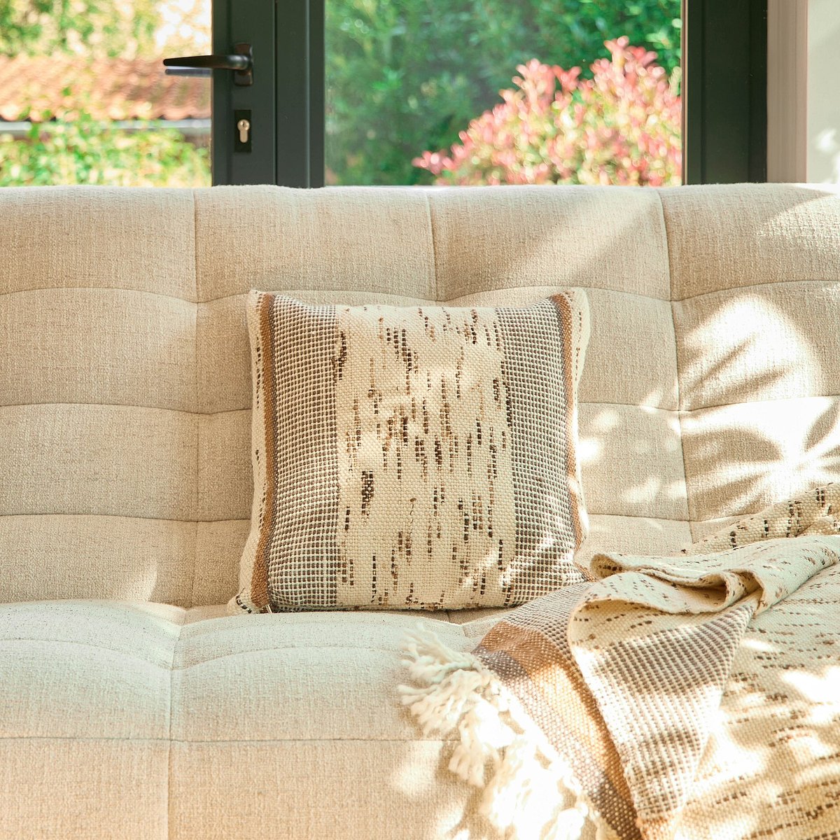 Coussin tissu acrylique CLAUS marron, HABITAT