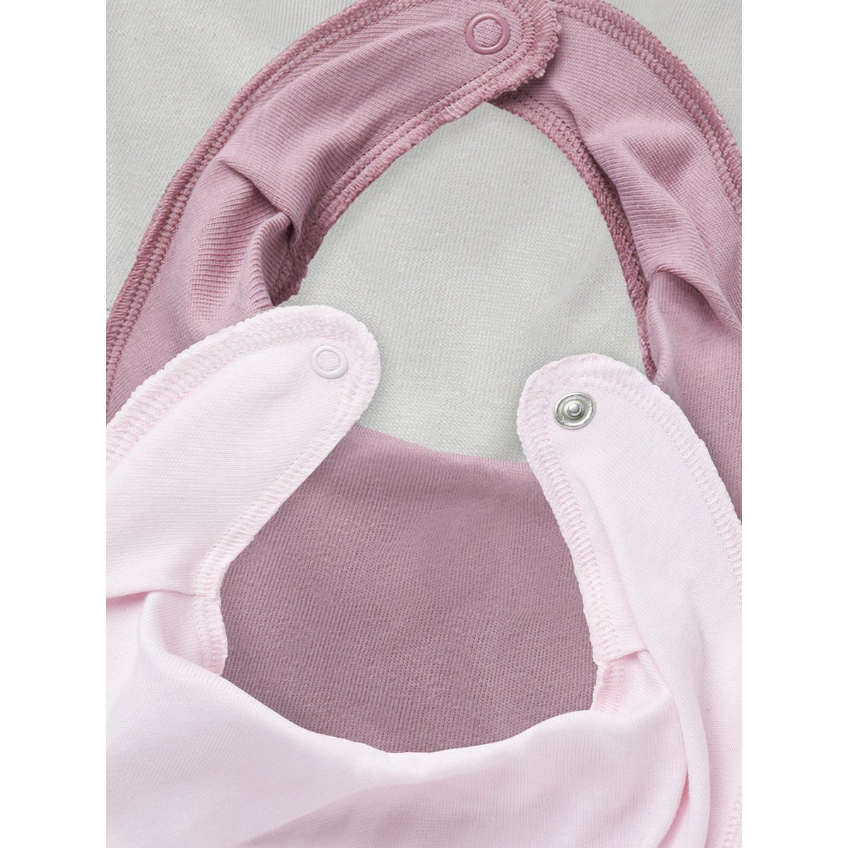 Bavoir Carré woodrose, TWO SOON