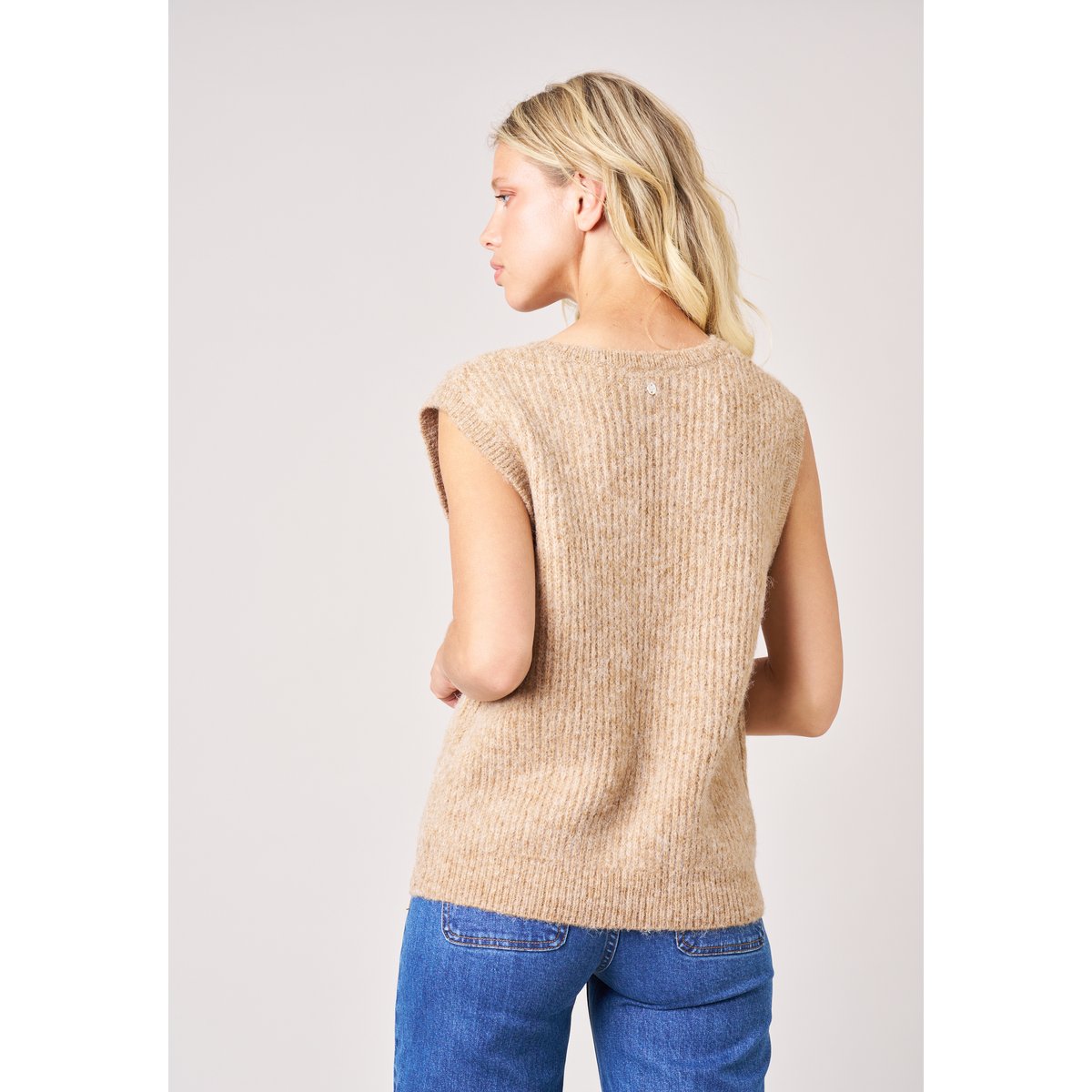 Pull femme en maille, sans manches PIA camel, DEELUXE
