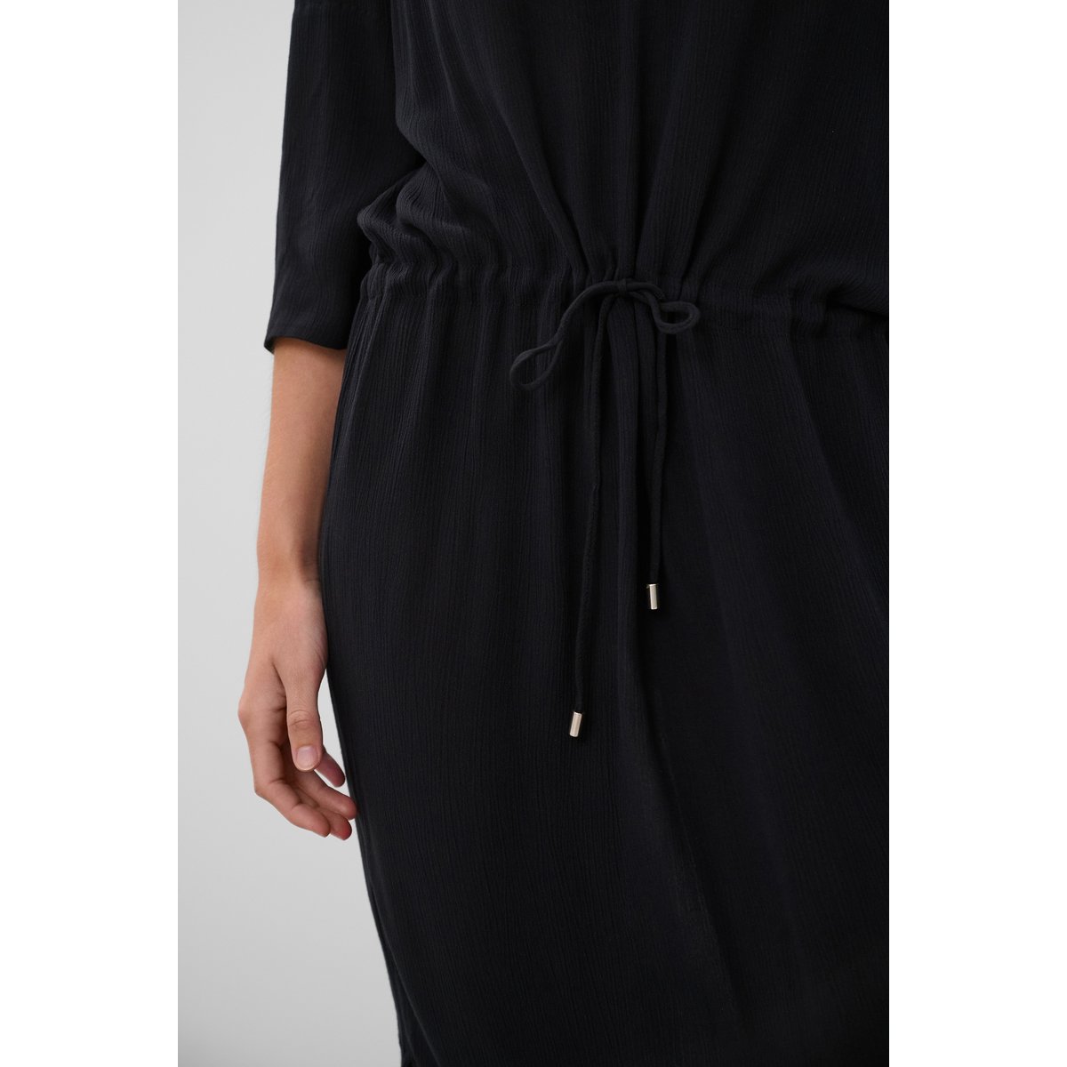 Dress noir, SOAKED IN LUXURY