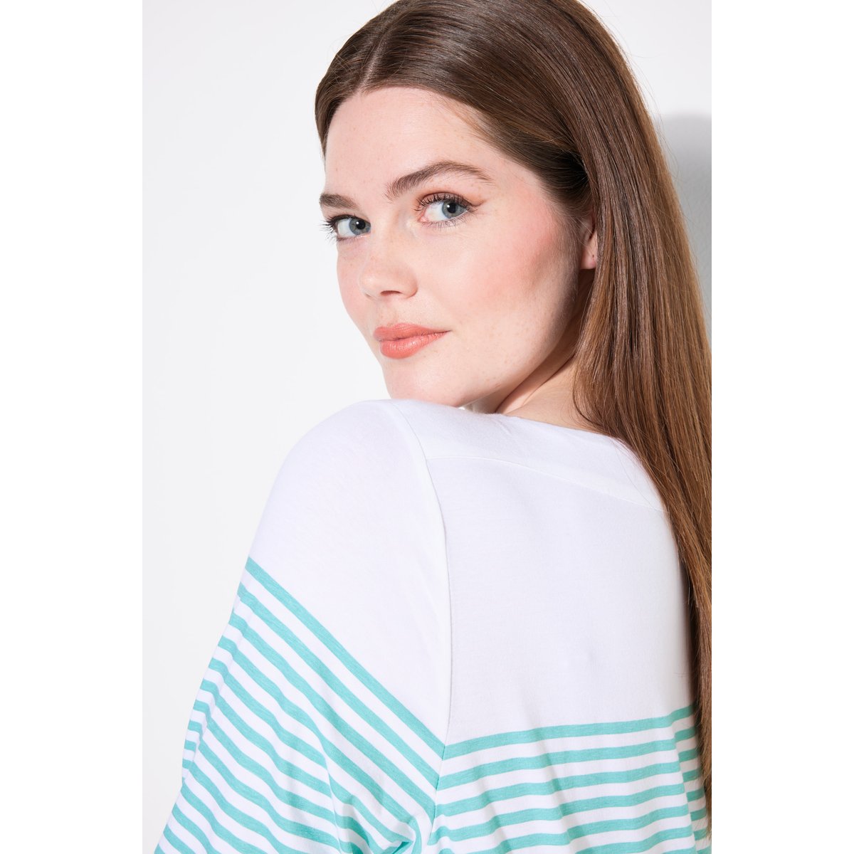 Marinière à manches courtes. Encolure bateau turquoise clair, ULLA POPKEN