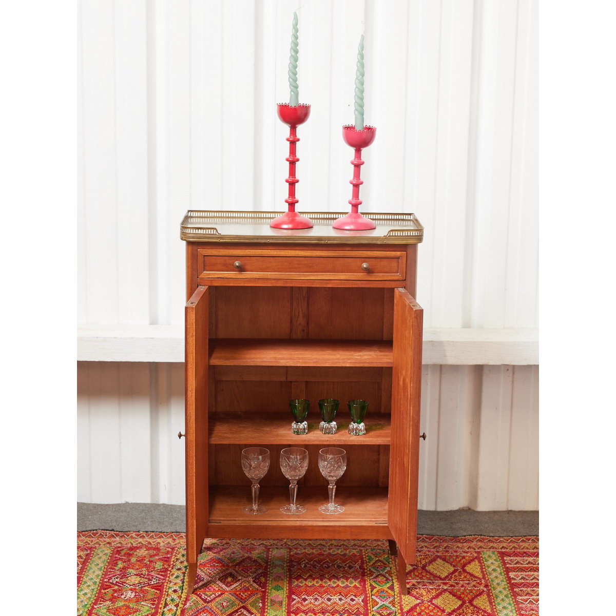 Buffet haut en bois Gilbert N°1712 - Bon état bois clair, DEBONGOUT