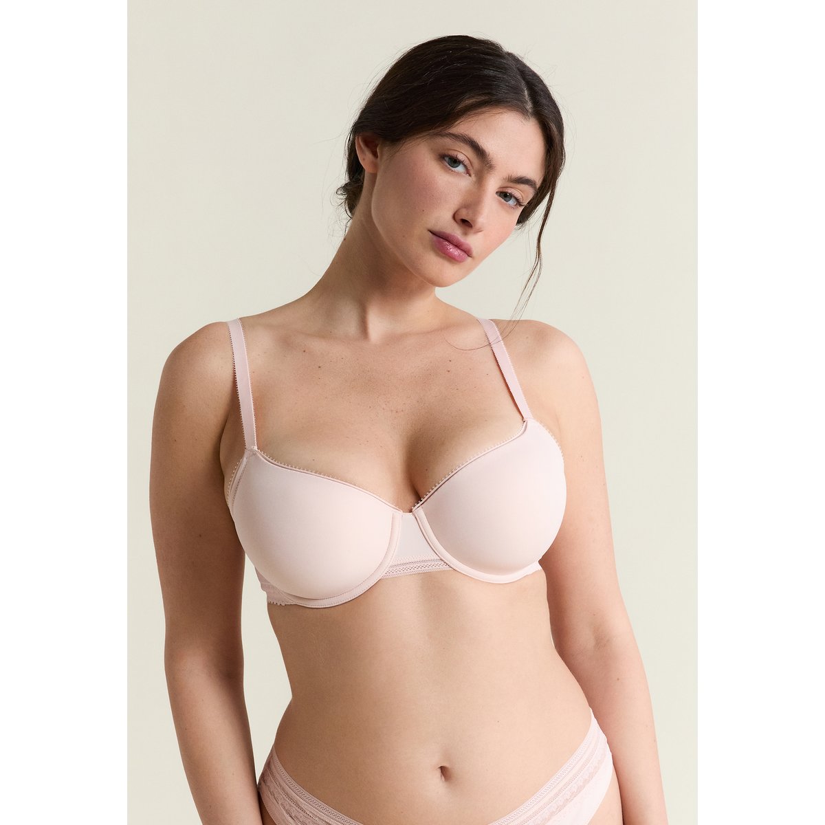 Soutien-gorge N.4 - Le coques fines en microfibre avec détails en dentelle PURE DREAM rose poudre, ETAM