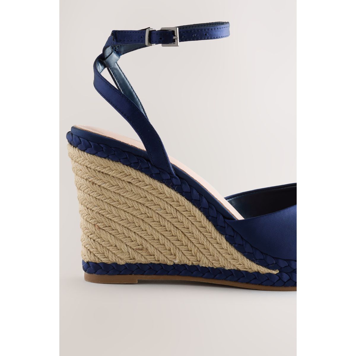 Chaussures compensées satin bleu marine, NEXT