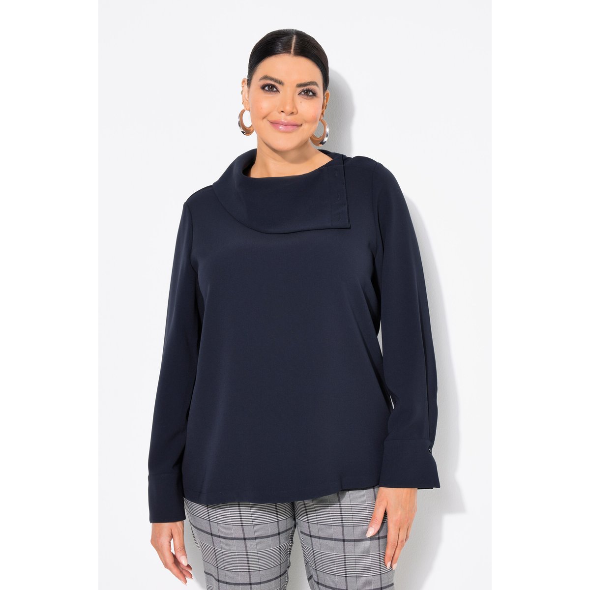 Blouse en acétate à manches longues et col marine foncé, ULLA POPKEN