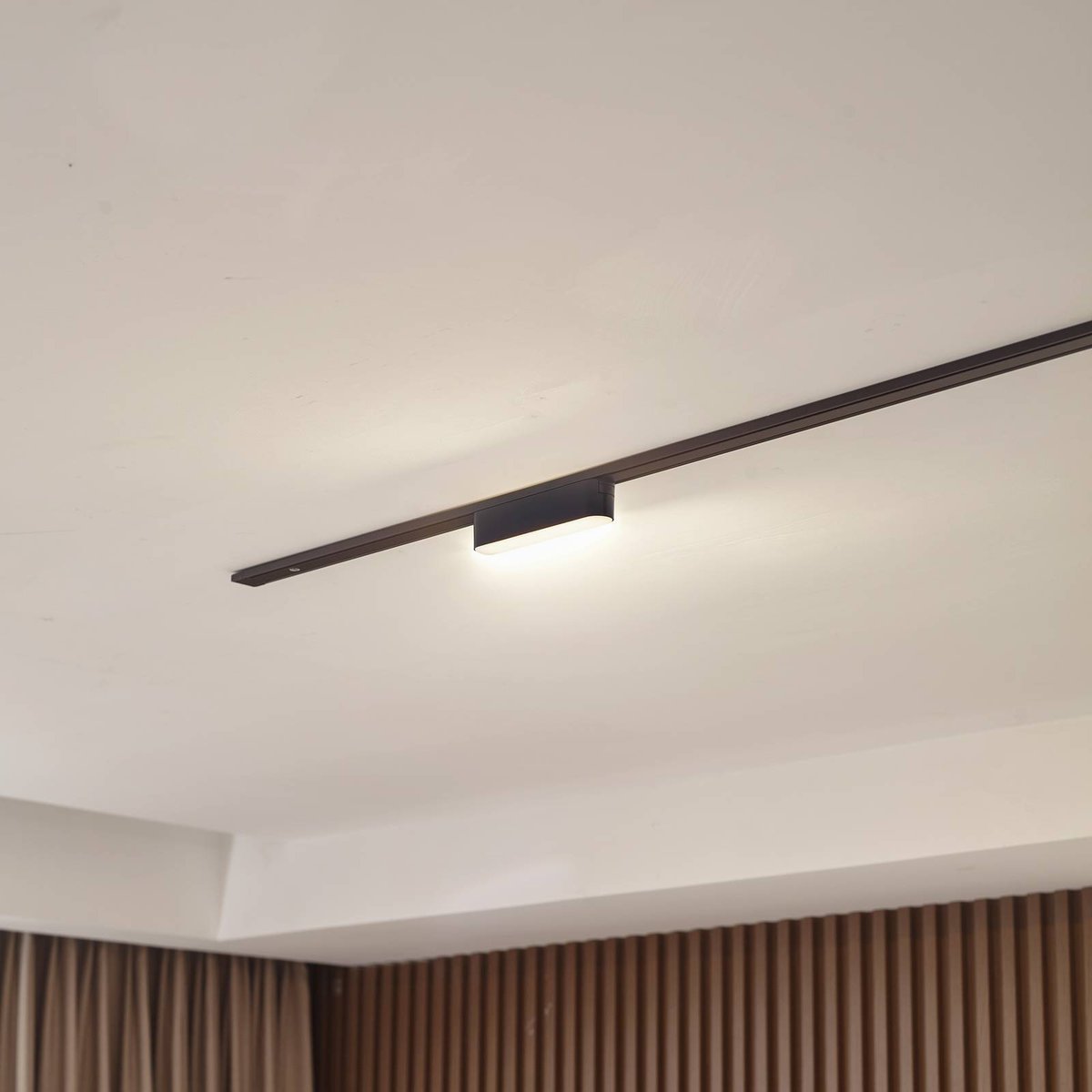 moderneLED, Lumaro 48V noir, LINDBY