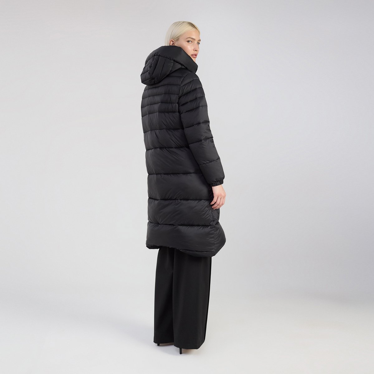 Veste d'hiver matelassée longue à capuche noir, LOLA CASADEMUNT