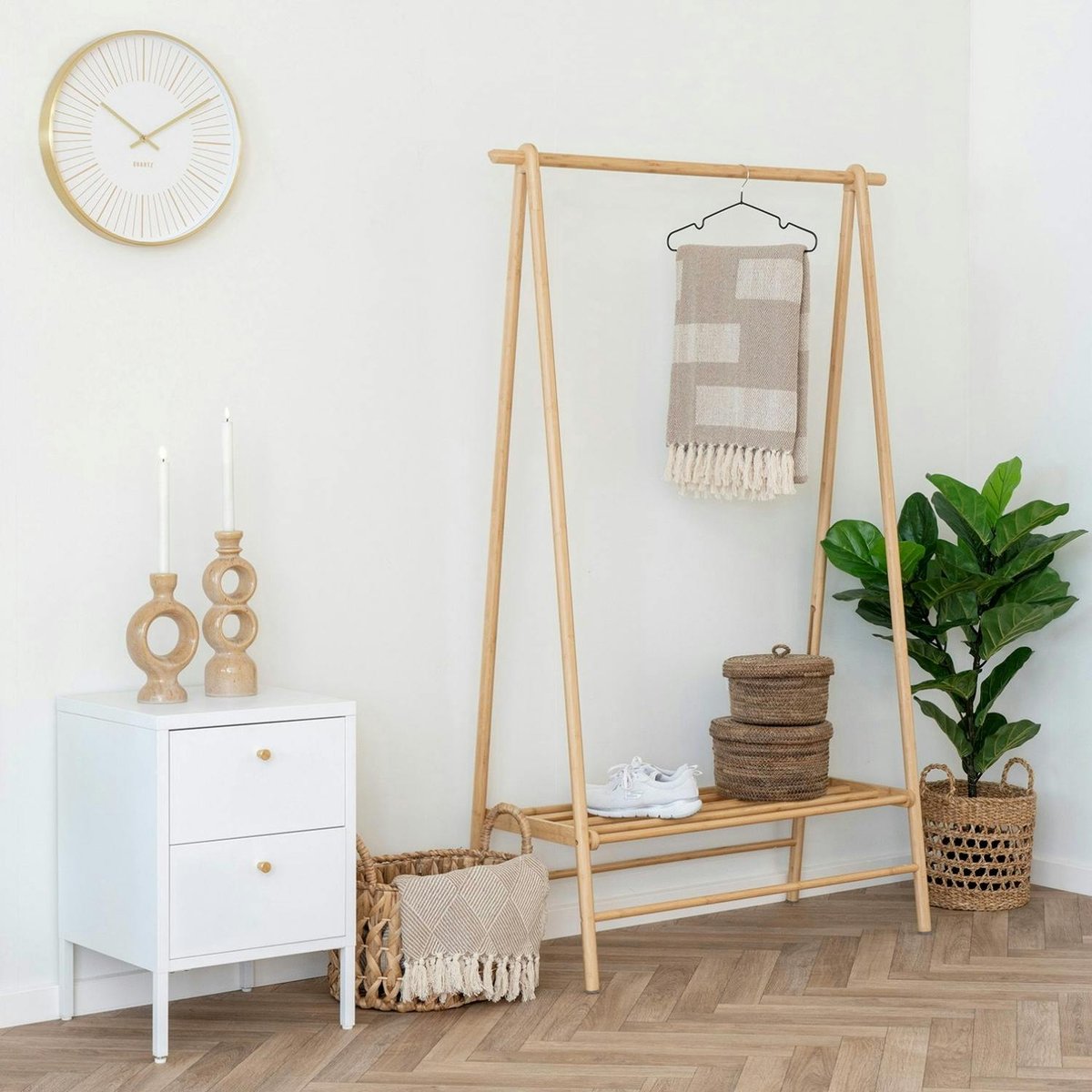 Portant à vêtements en bambou 164 cm TALLINN bois naturel, PIER IMPORT
