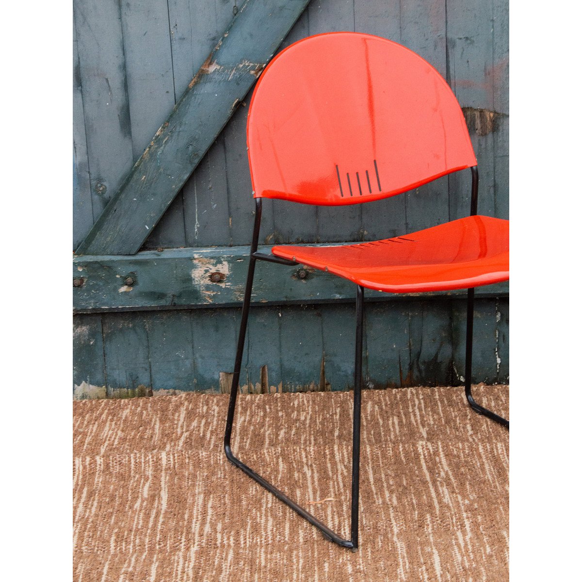 Chaise en métal rouge Diana N°126 - Bon état rouge, DEBONGOUT