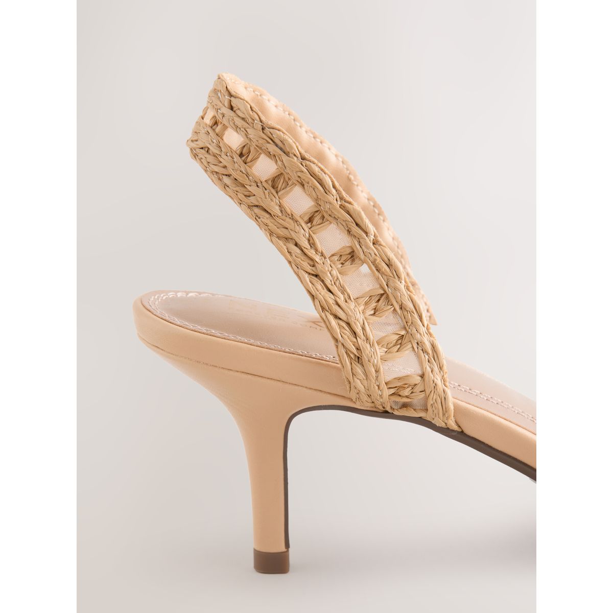 Sandales à talons et bouts ouverts en raphia naturel, NEXT