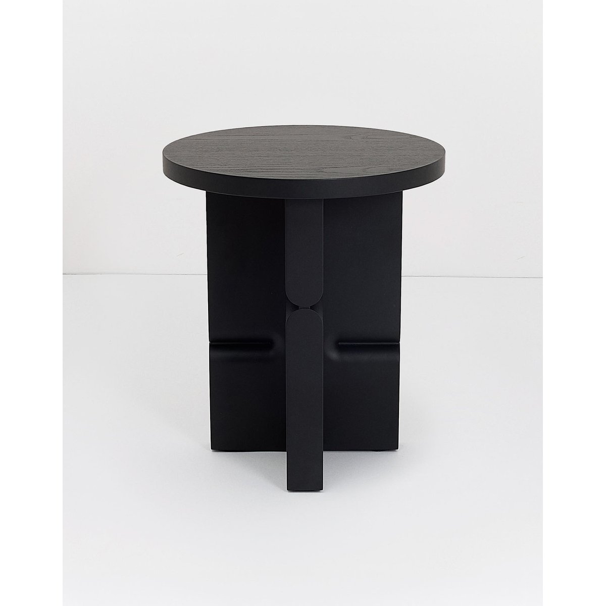 Tabouret et table d'appoint en bois peint noon noir, NOBODINOZ