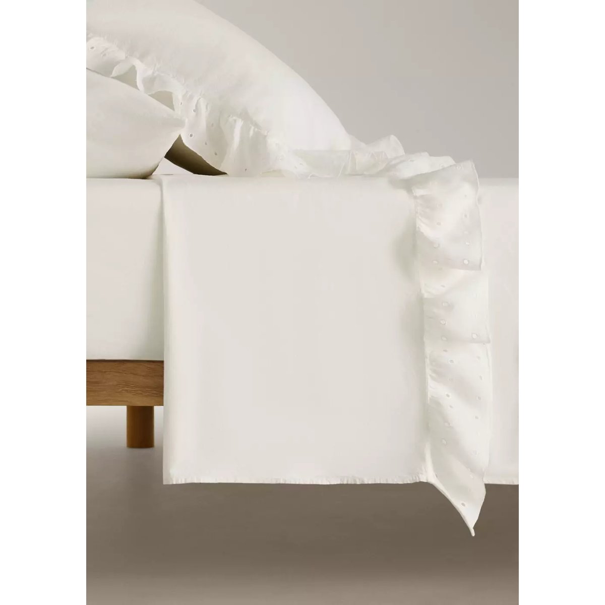 Drap plat coton garment-wash volant lin lit 150/160 cm blanc cassé, MANGO HOME