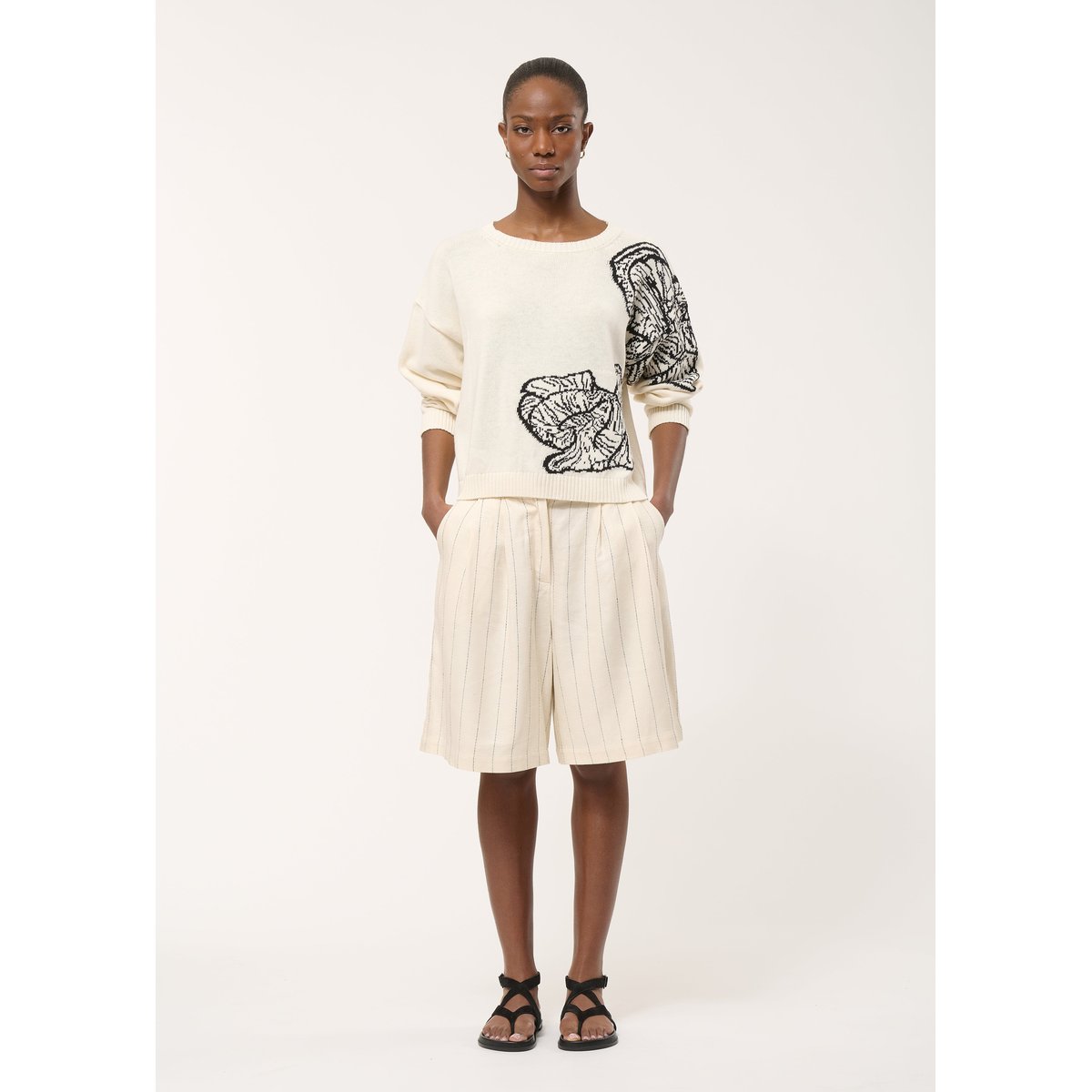 Pull oversize à motif floral off white/noir, HUMILITY