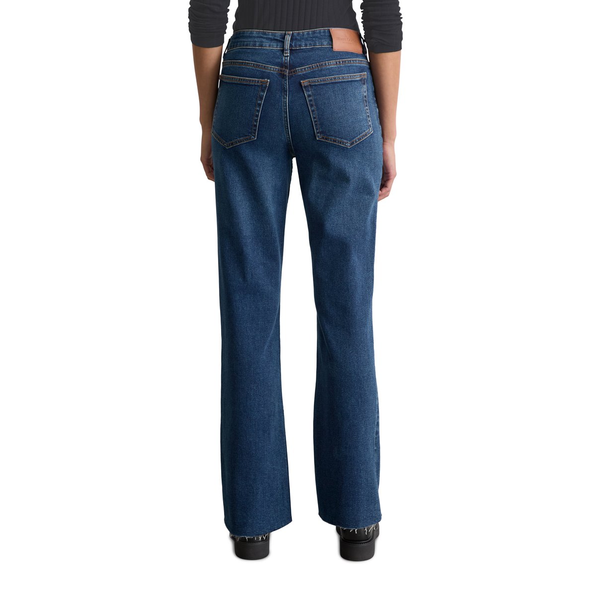 Jeans modèle Kiruna flared en coton organique mélangé stretch bleu foncé, MARC O'POLO