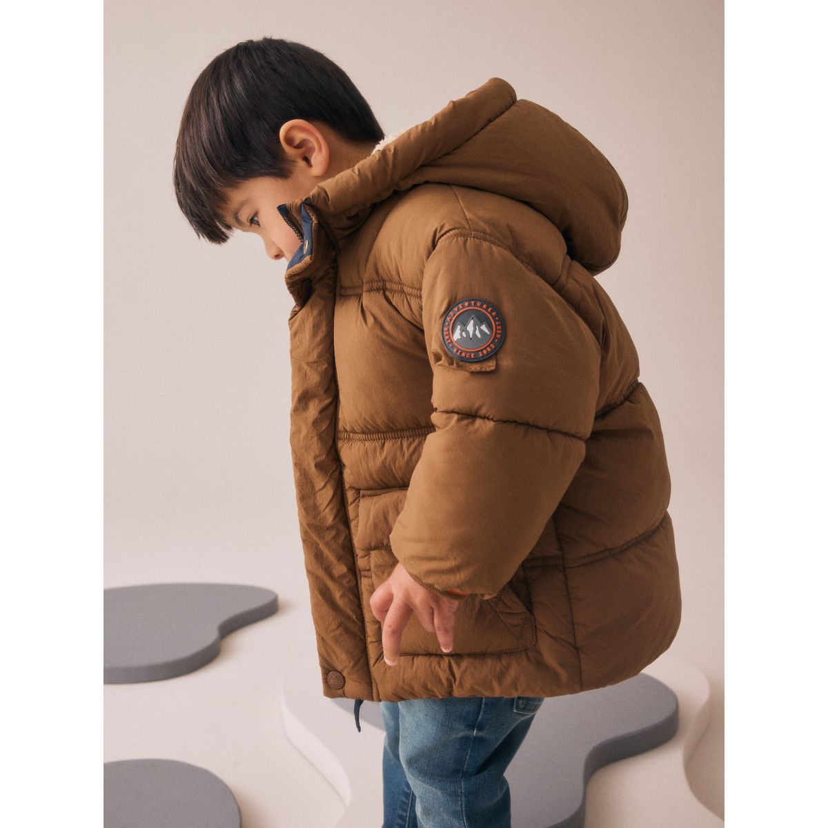 Manteau imperméable rembourré en peau lainée marron, NEXT