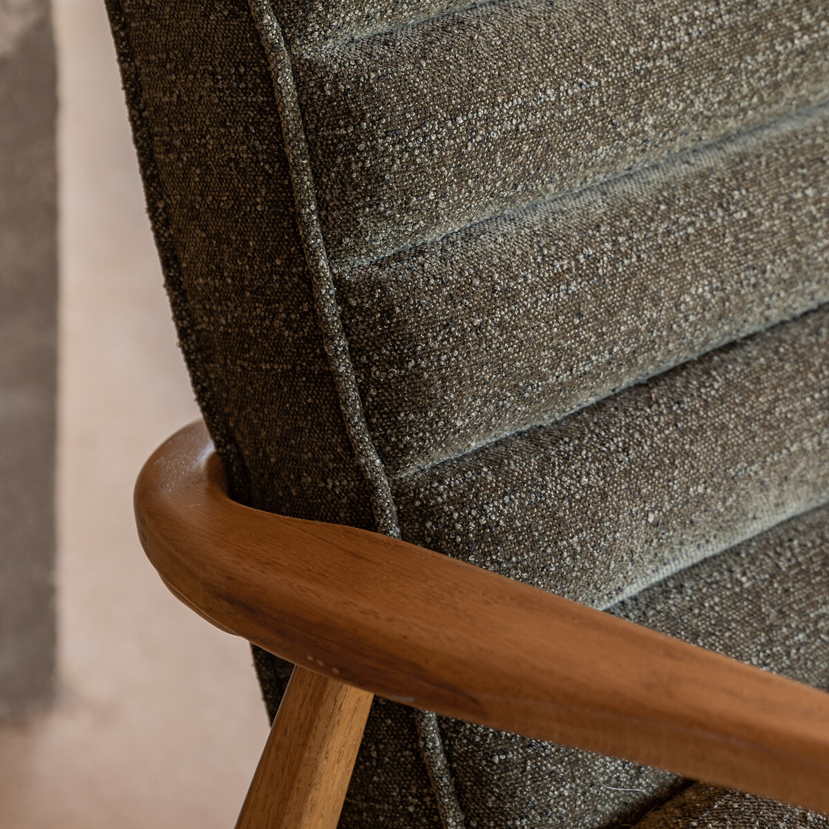 Fairfield Mid-Century Boucle Armchair with Solid Wood Frame green, ÉDITÉ