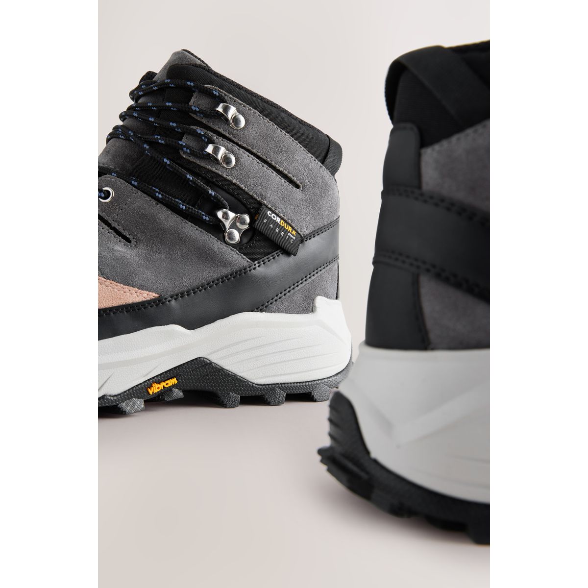 Bottines de randonnée à lacets imperméables cuir gris, NEXT