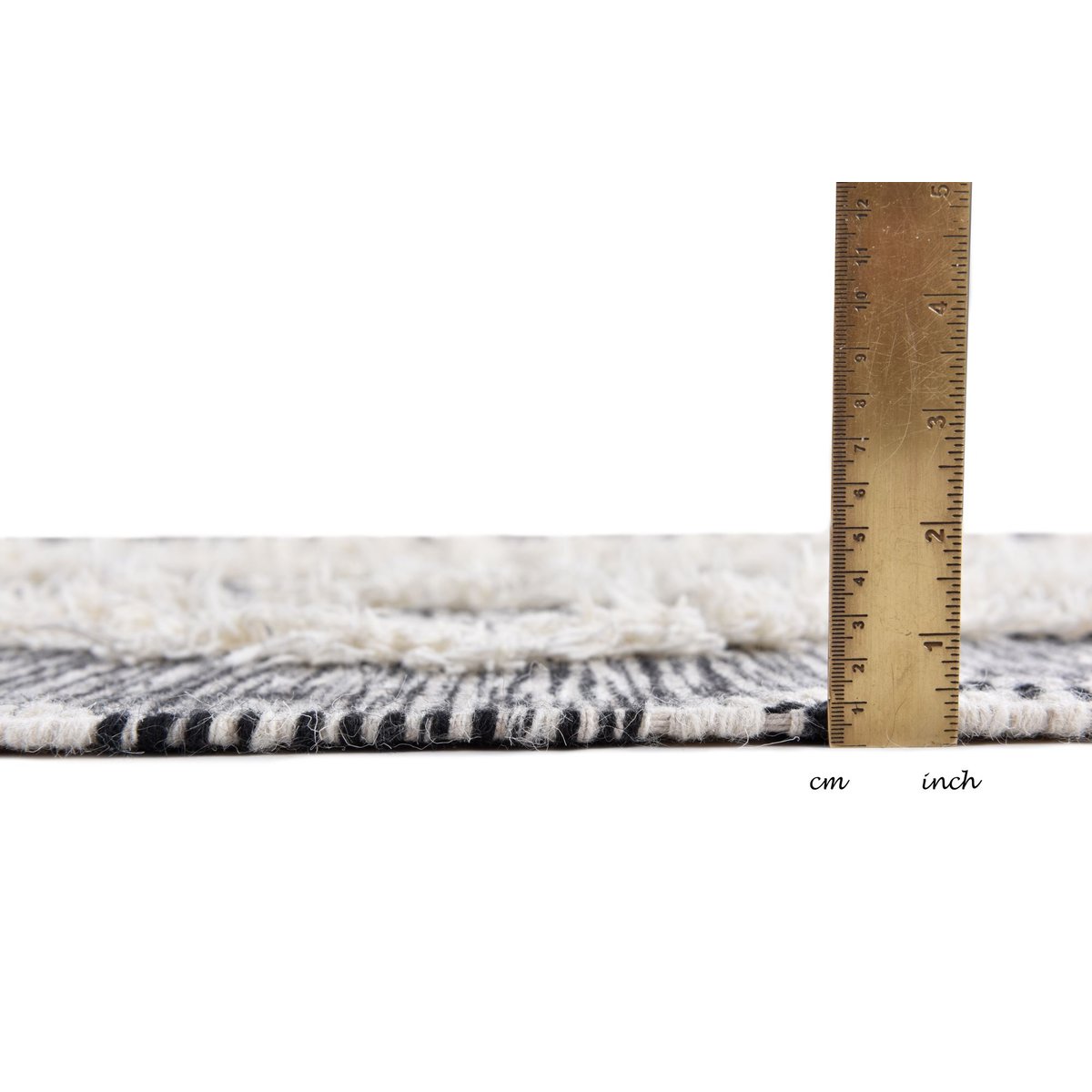 Tapis salon Mora style bohème, tissé main noir et blanc, THEKO