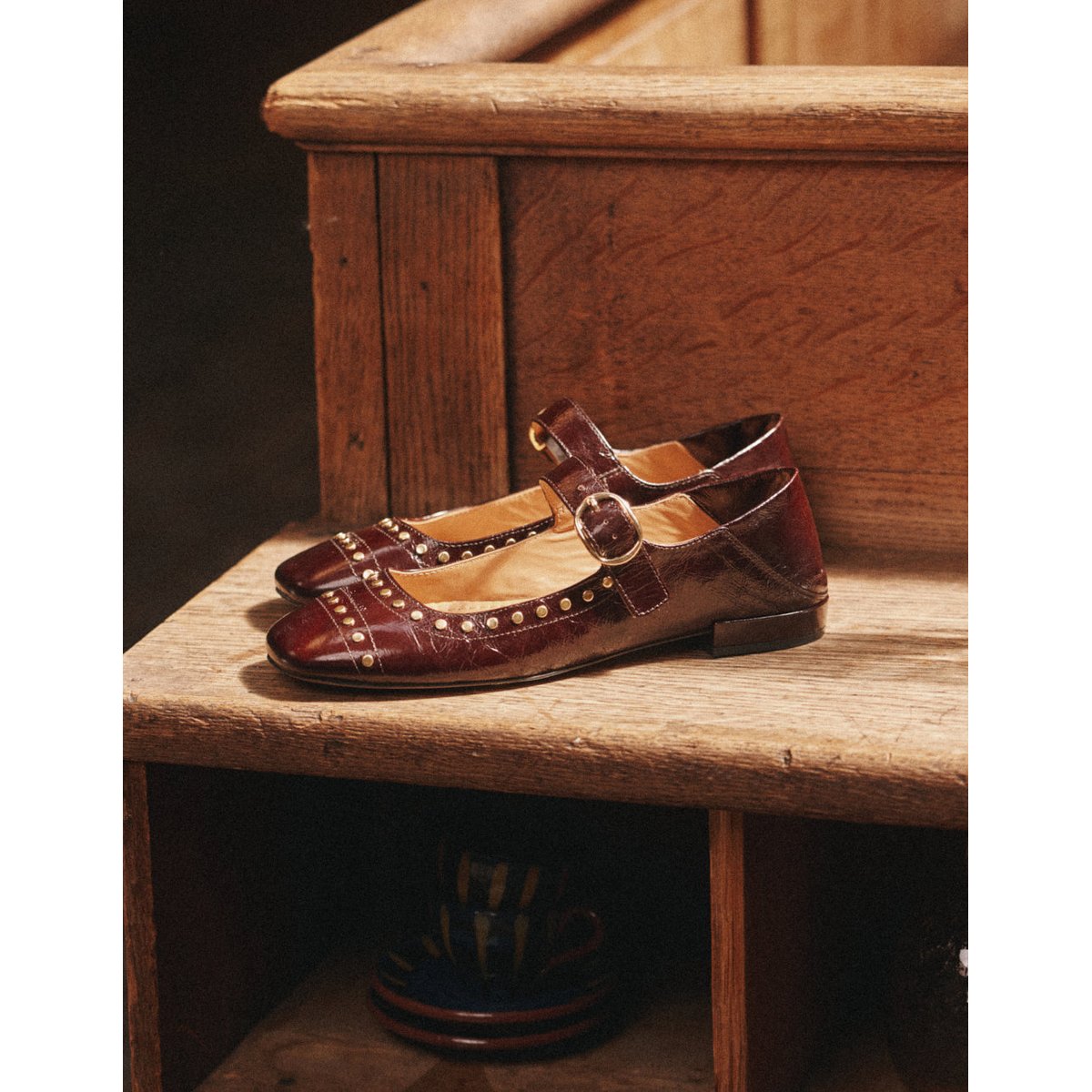 Ballerines LALI cuir plissé chocolat clous, ODAJE