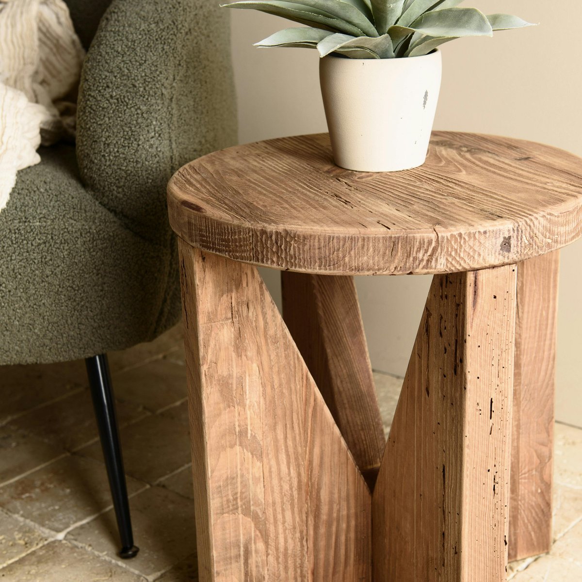 Bout de canapé rond pin recyclé pieds géométriques DENVER bois naturel, PIER IMPORT