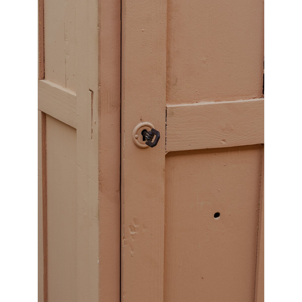 Armoire en bois rose Blandine N°526 - Bon état rose, DEBONGOUT