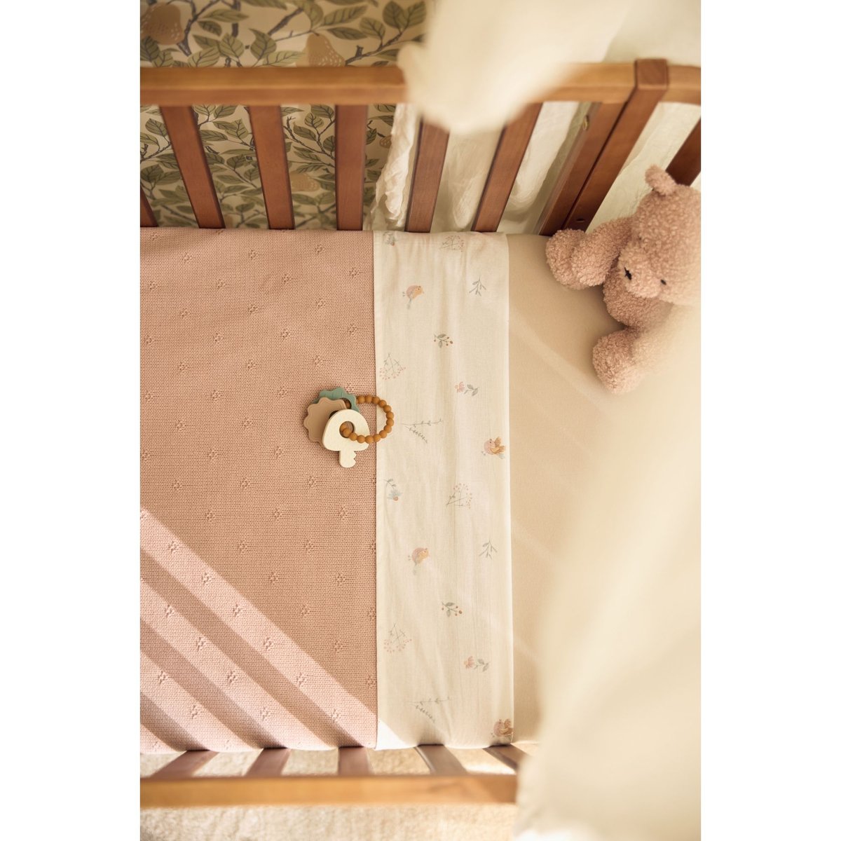 Couverture en tricot rose, JOLLEIN
