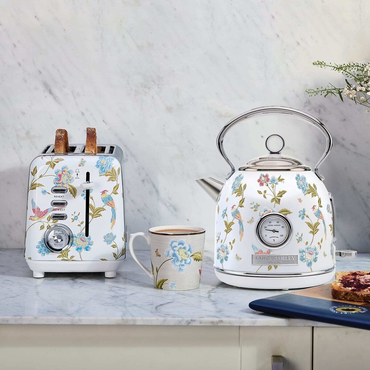Laura Ashley 1.7L Dome Kettle - VQSBPKK336 white, LAURA ASHLEY