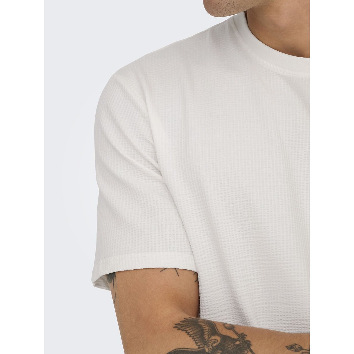T-shirt in seersucker a maniche corte bianco, ONLY & SONS