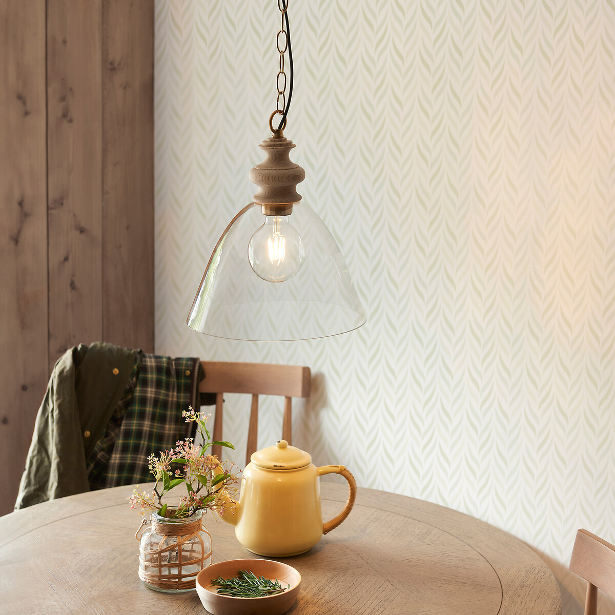 Clover Chain Drop Pendant Light in Natural Ash natural, ÉDITÉ