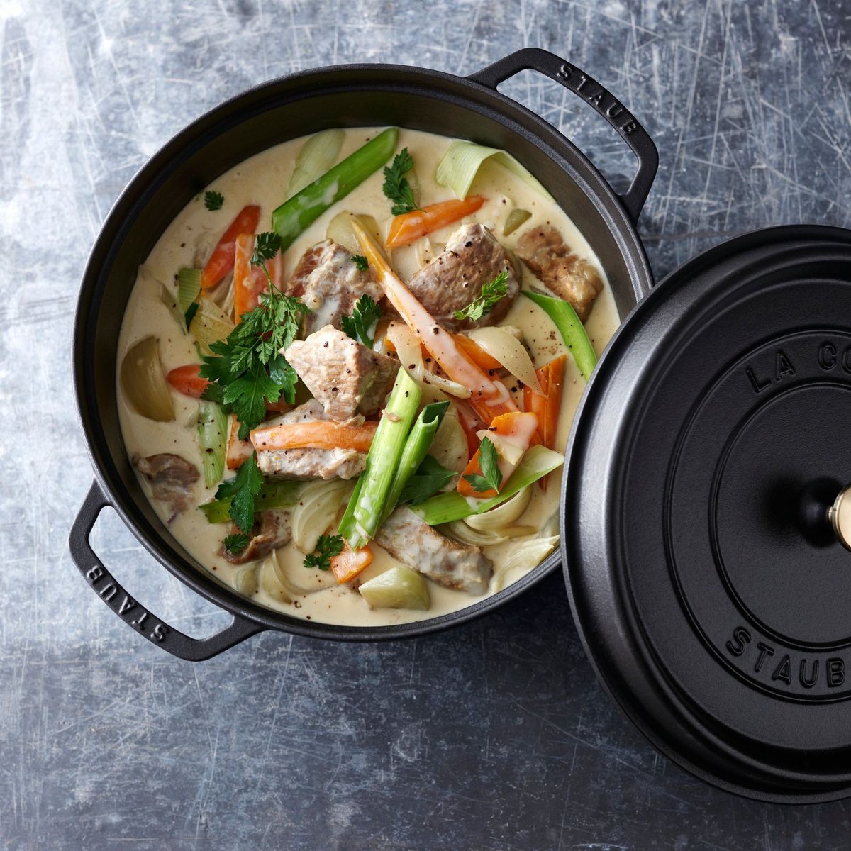 Cocotte ronde 34 cm Noir mat noir mat, STAUB