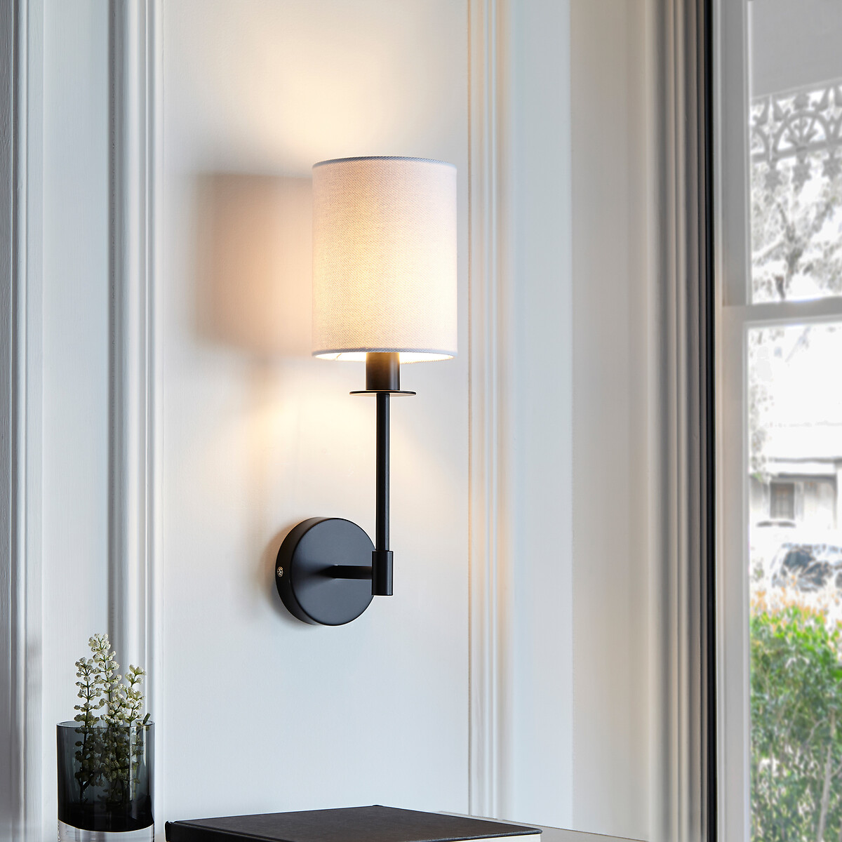 Perry Upright Wall Light black, SO'HOME
