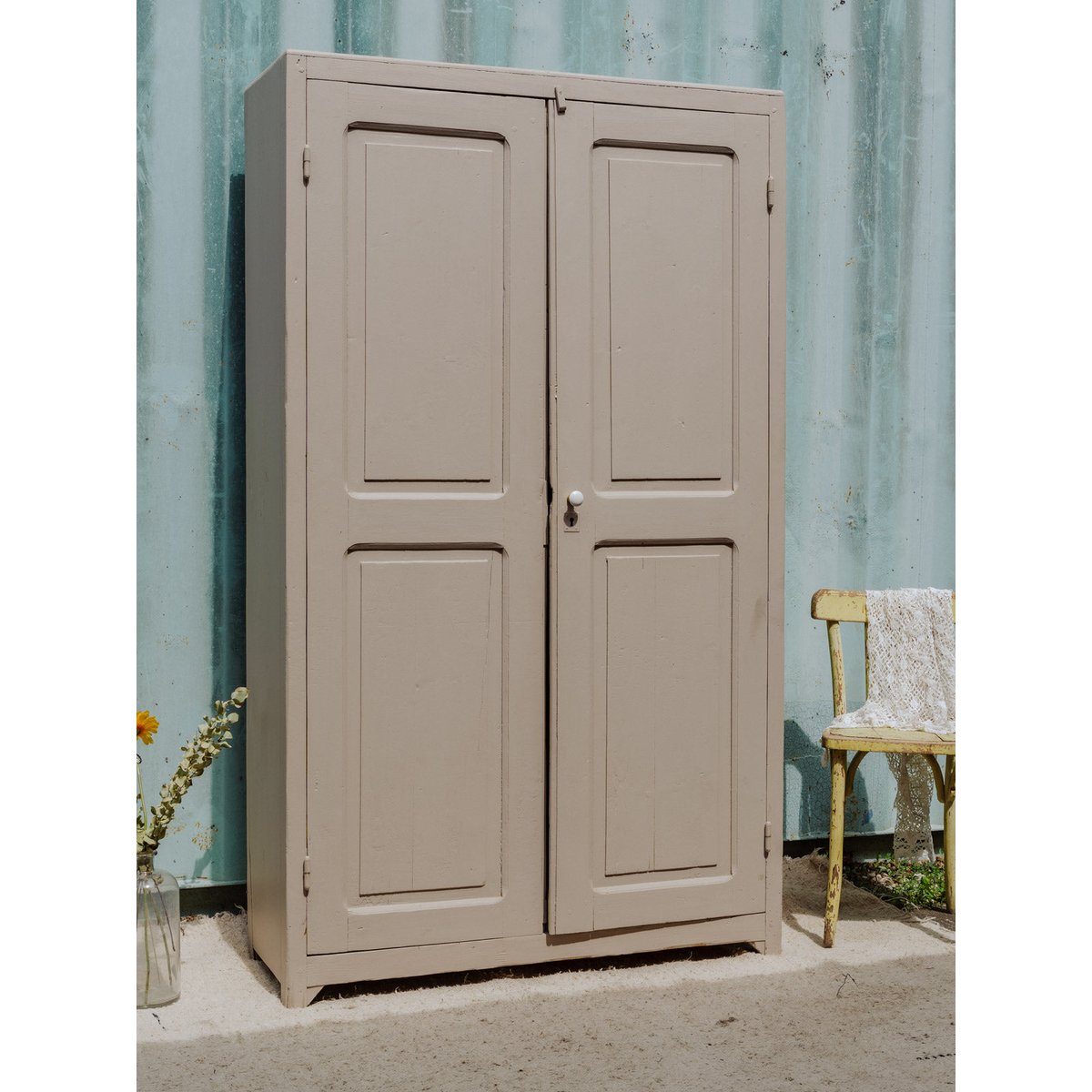 Armoire en bois beige Blandine N°428 - Bon état bois foncé, DEBONGOUT