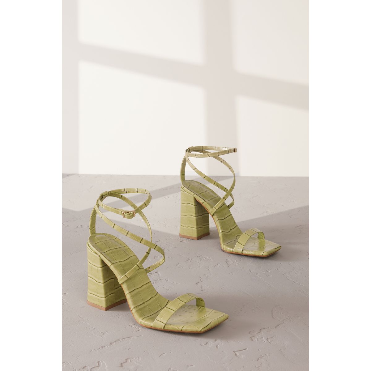 Sandales premium à brides et talon carré vert, NEXT