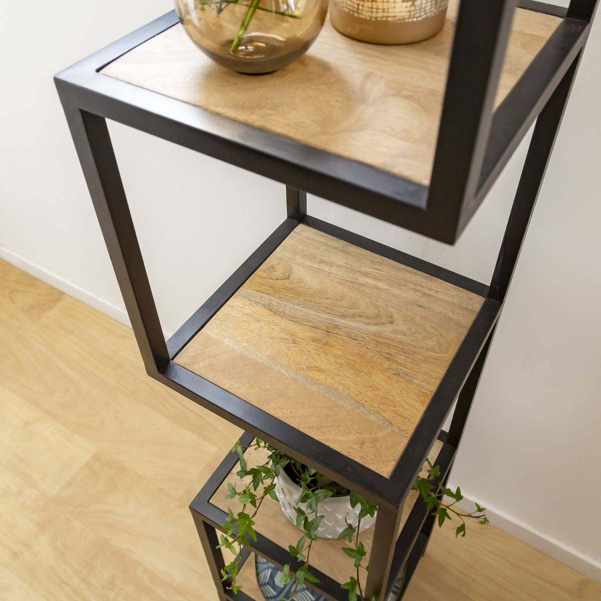 Etagère en bois de manguier et métal ULYSSE noir, MADE IN MEUBLES